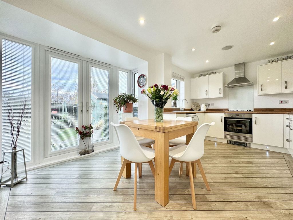 Property photo 2 of 38