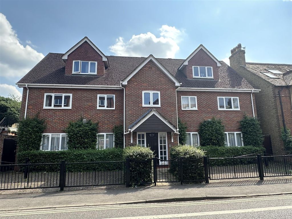 Property photo 1 of 5 Quercus Court Front.Jpg