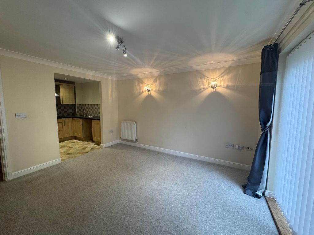 Property photo 3 of 7 Img_1048