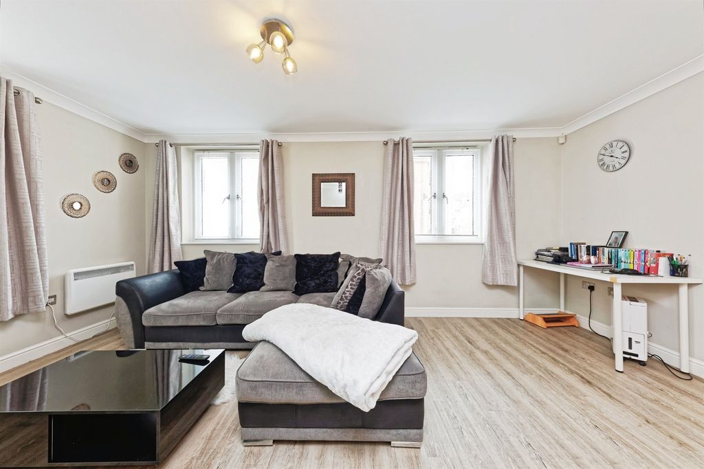 Property photo 2 of 16