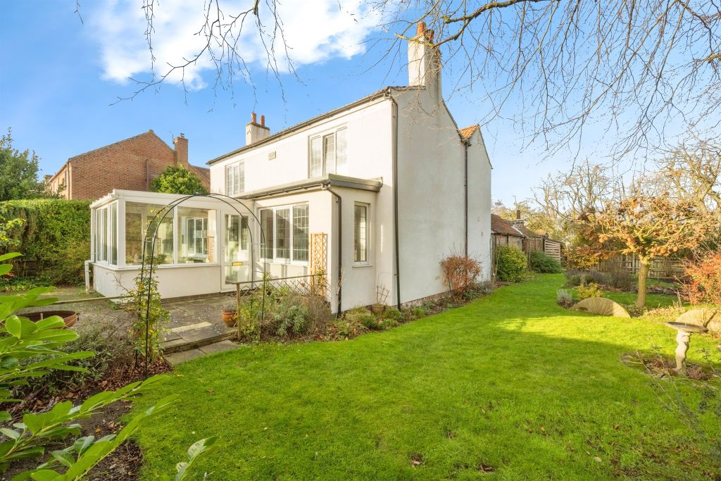 Property photo 1 of 18