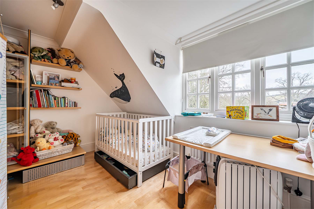 Additional image 7 of 3 bed flat for sale12 Court Gardens, Goring On Thames RG8