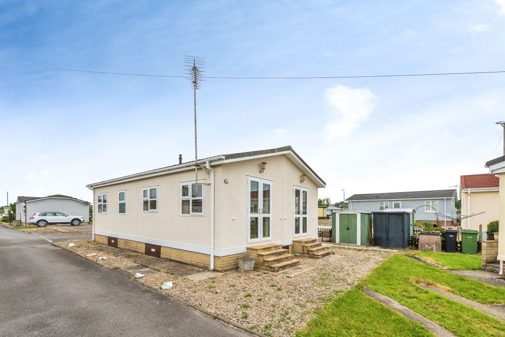 Property photo 2 of 34