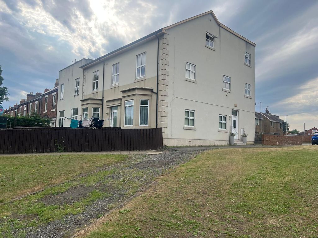 Property photo 1 of 2