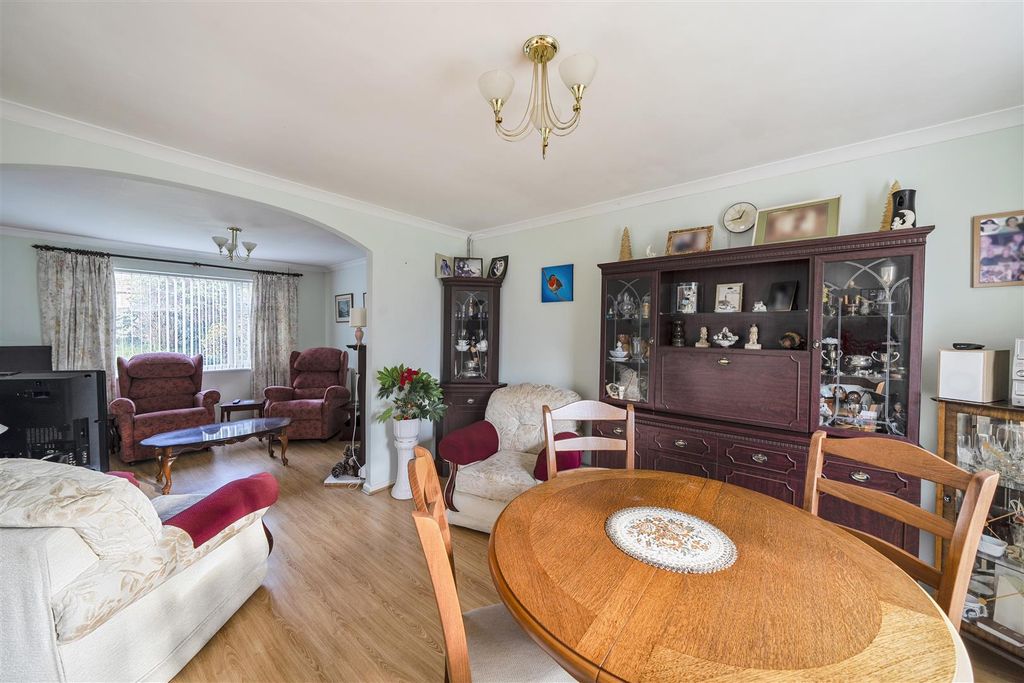 Property photo 3 of 14 Sitting/Dining Room