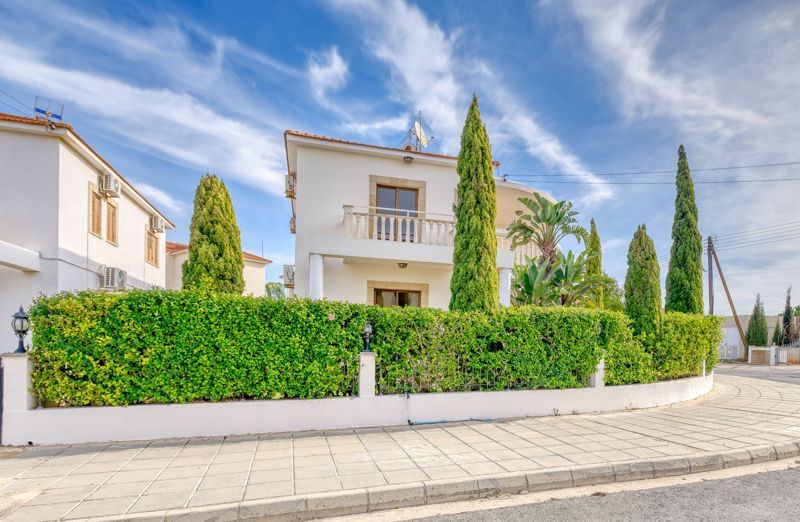 Property photo 2 of 28 Property Front