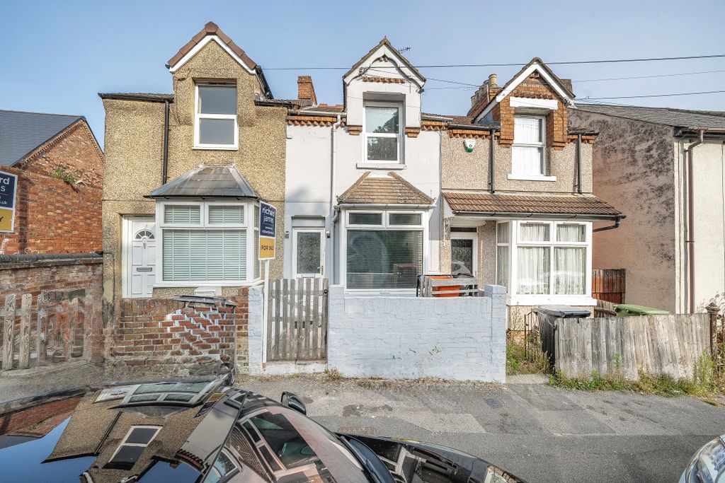 Property photo 1 of 18 Img0418