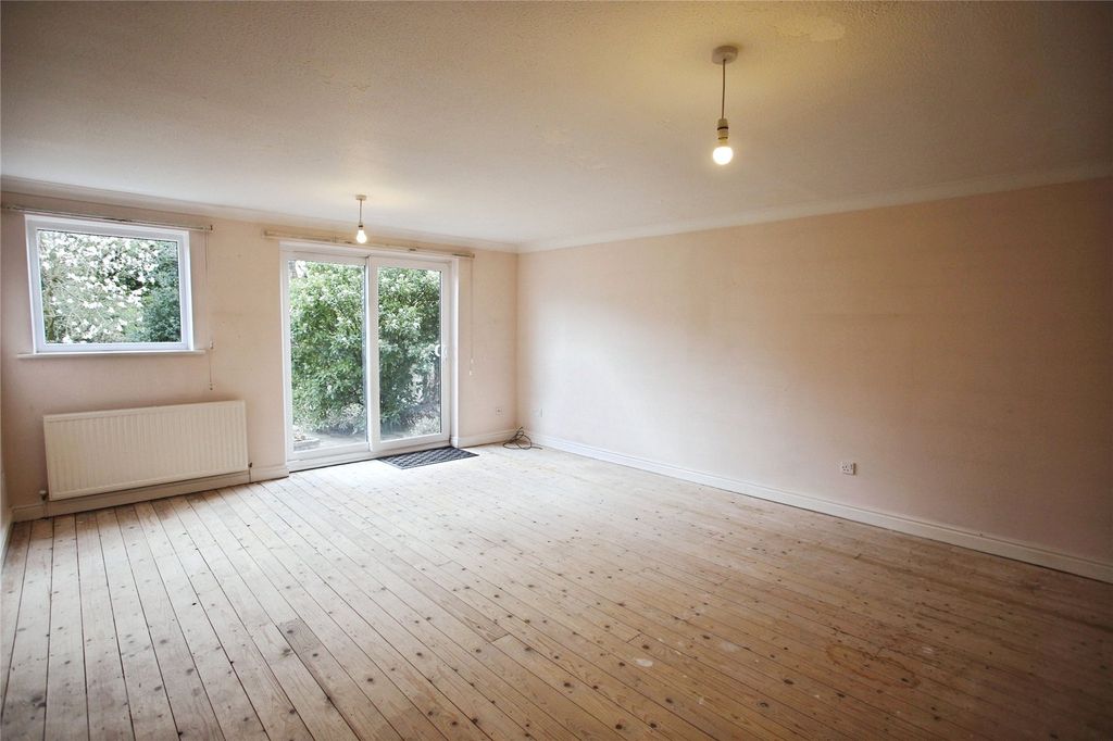 Property photo 2 of 24 Picture No. 03