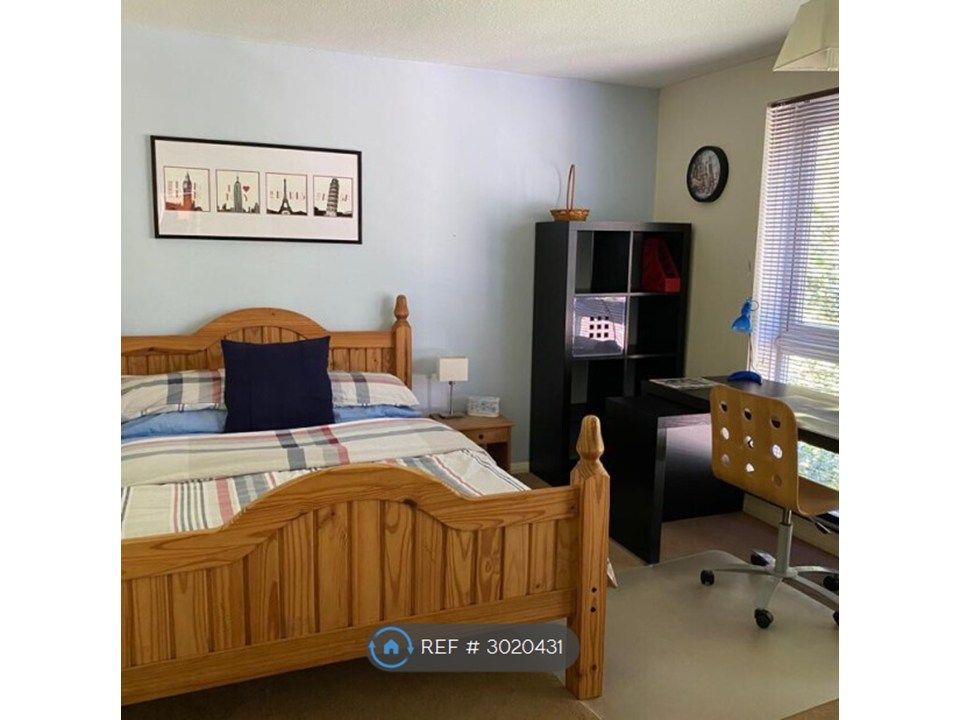 Property photo 1 of 8 Bedroom