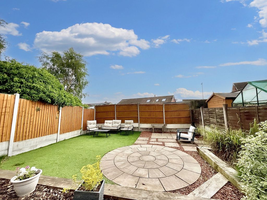 Property photo 2 of 19