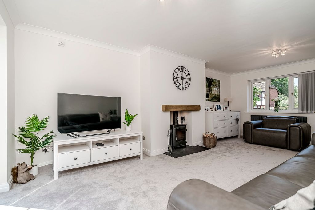 Property photo 2 of 52