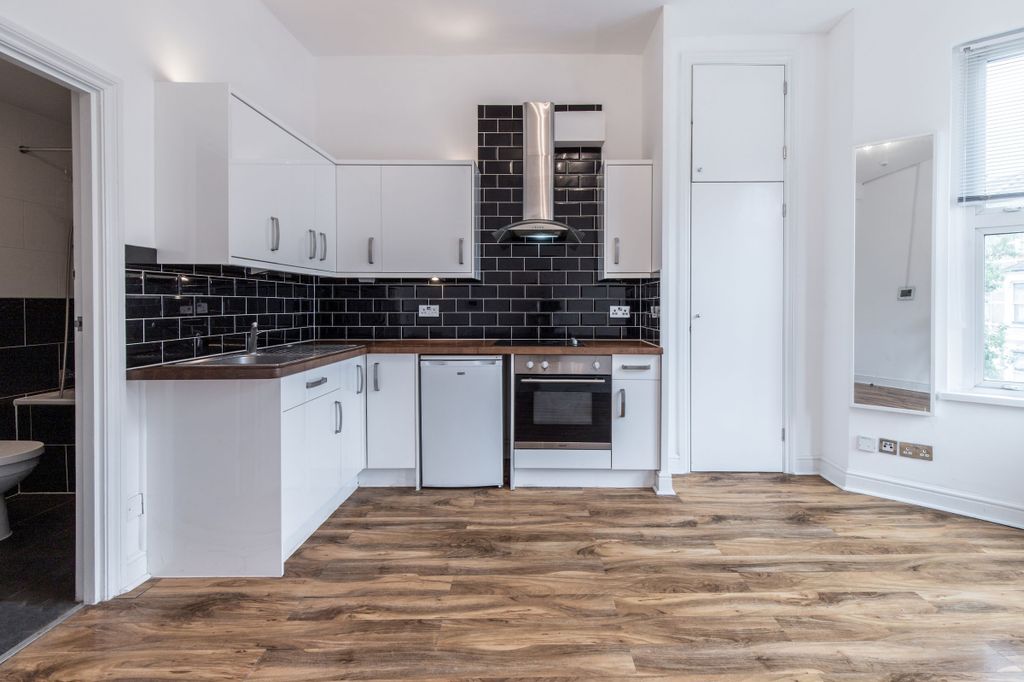 Property photo 3 of 13 Bedroom