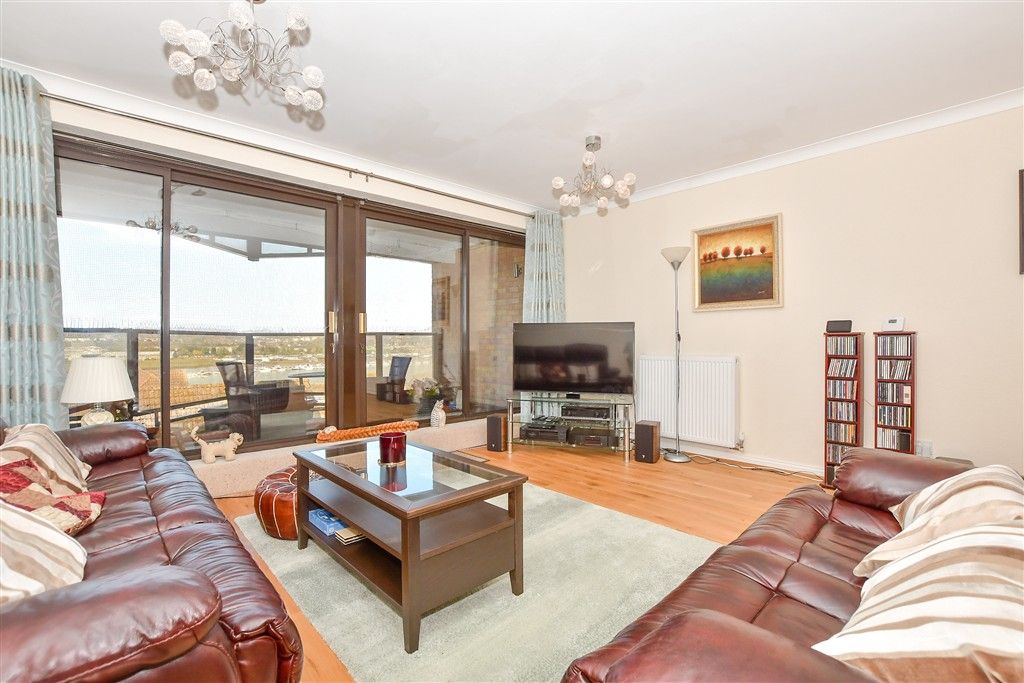 Property photo 2 of 12 Lounge/Diner