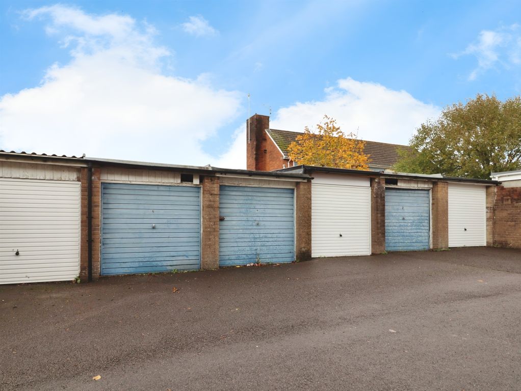 Property photo 2 of 13