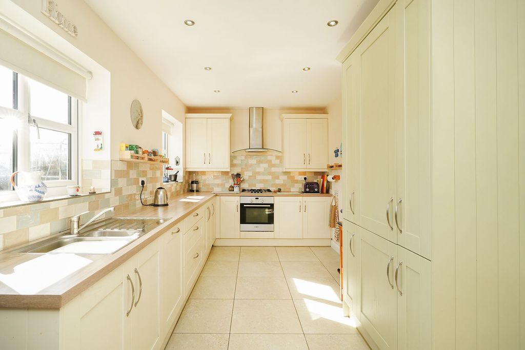 Property photo 3 of 22