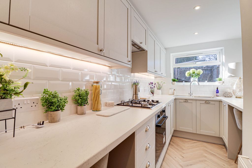 Property photo 3 of 15 Kitchen