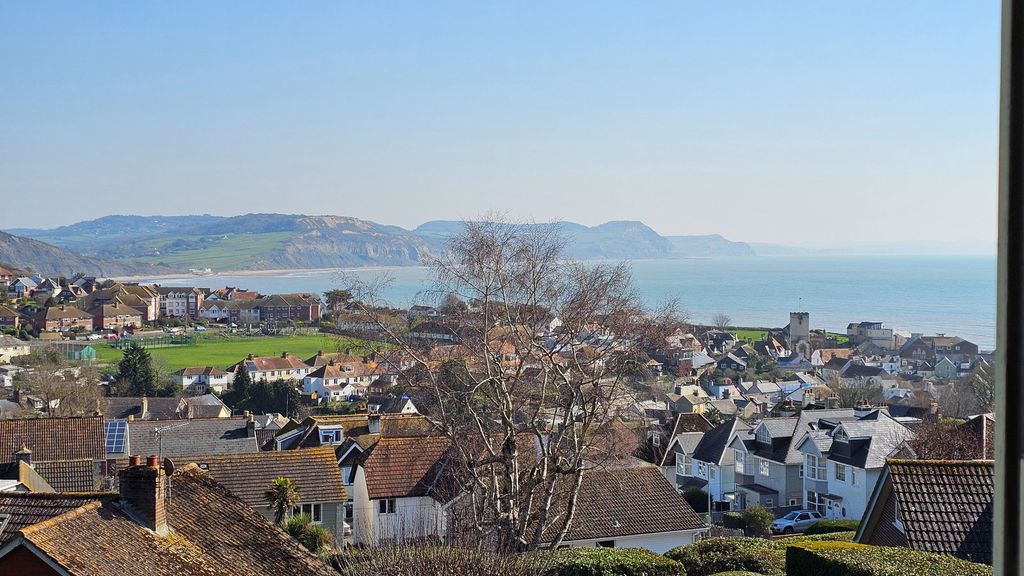 Property photo 2 of 16