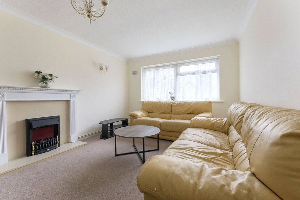 Property photo 3 of 11 Picture No. 06