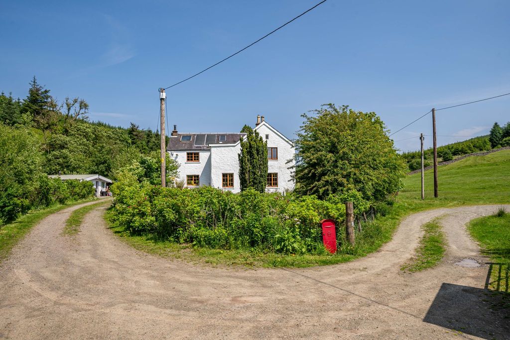 Property photo 3 of 41