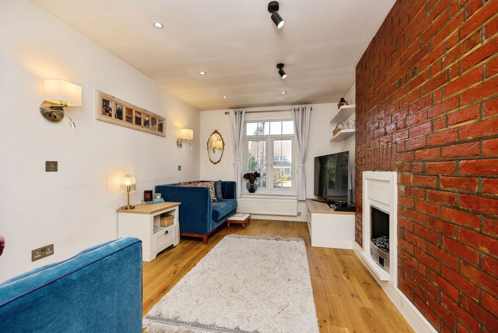 Additional image 7 of 2 bed flat for salePortsmouth Road, Milford, Godalming, Surrey GU8