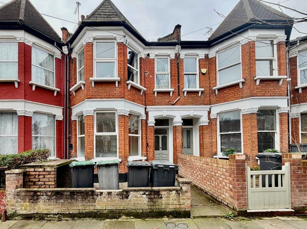 Property photo 1 of 10 Front