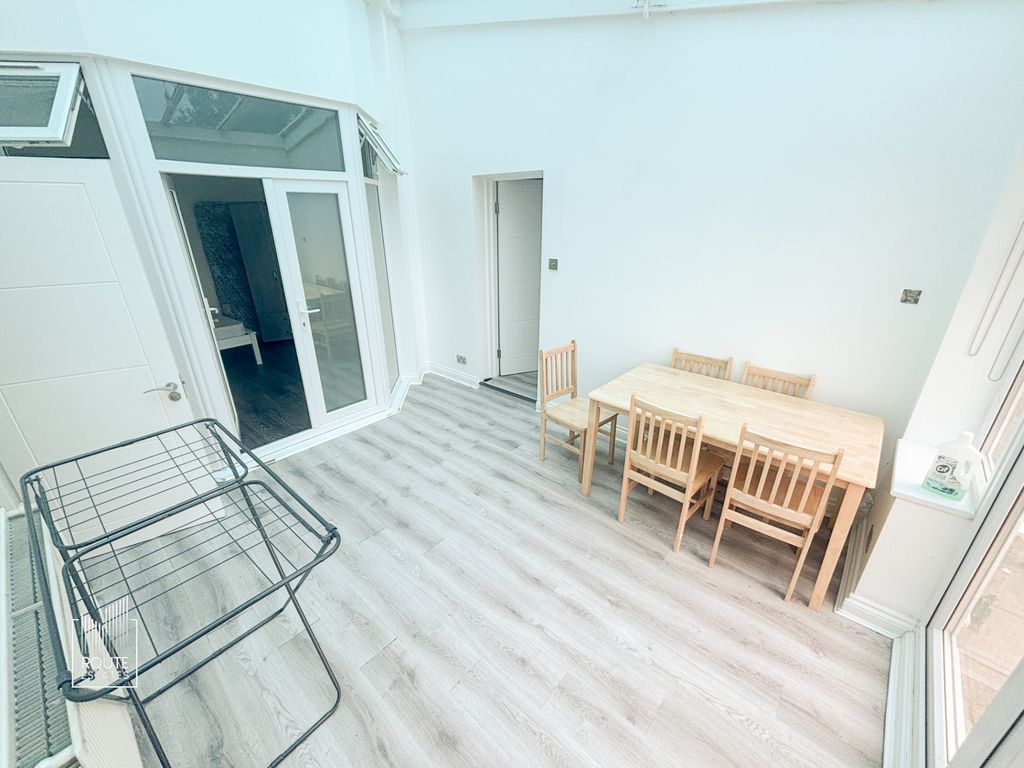 Property photo 2 of 9 Photo 7