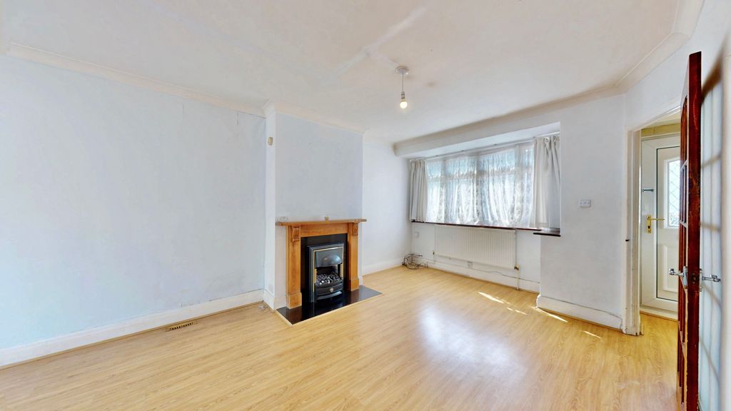 Property photo 3 of 31