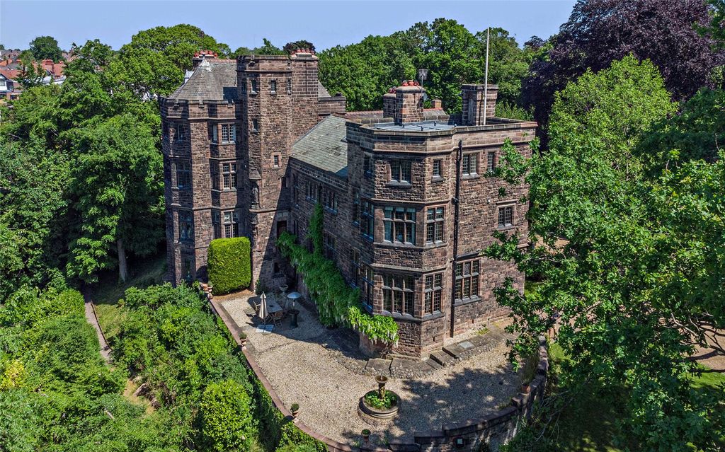 Property photo 2 of 25 Walmoor House