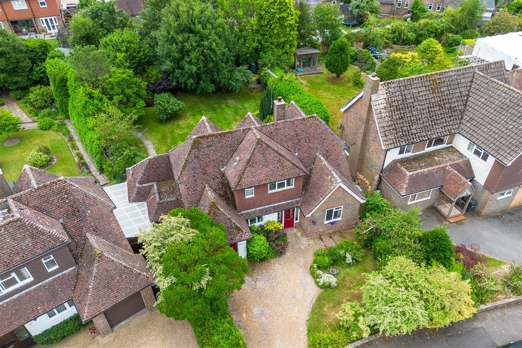 Property photo 1 of 32