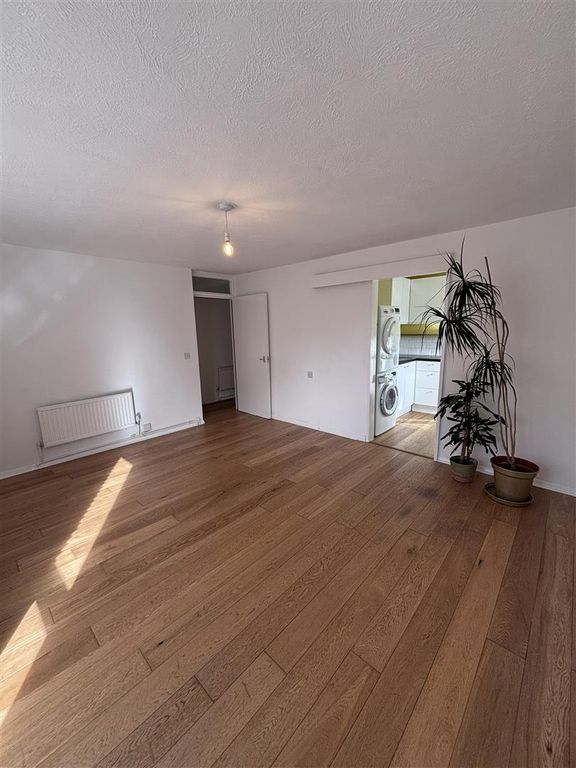 Property photo 3 of 9 8.Jpg