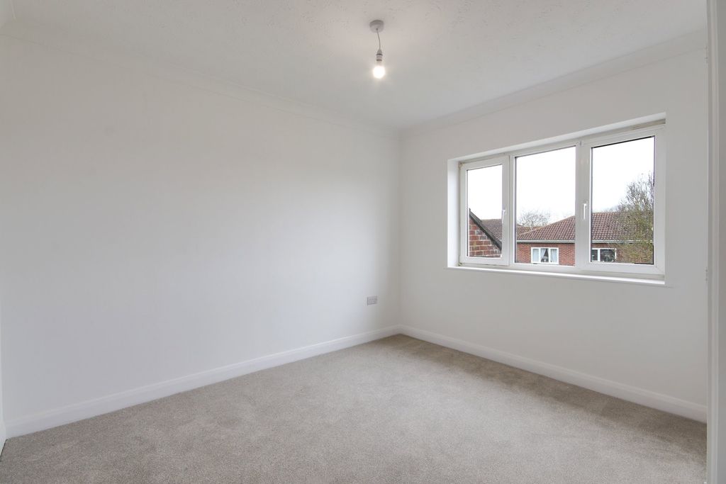 Additional image 7 of 2 bed flat for saleCavendish Square, Longfield DA3
