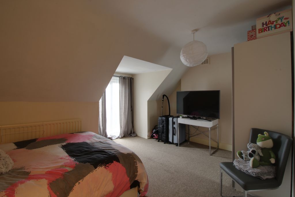 Property photo 2 of 5