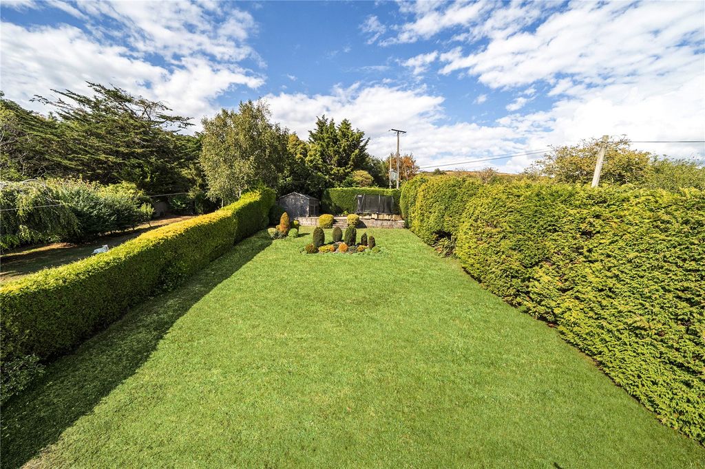 Property photo 2 of 33 Picture No. 61