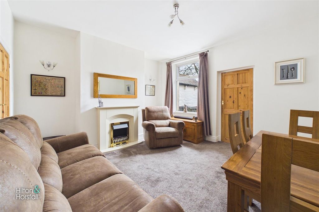 Property photo 3 of 13 Skipton Road