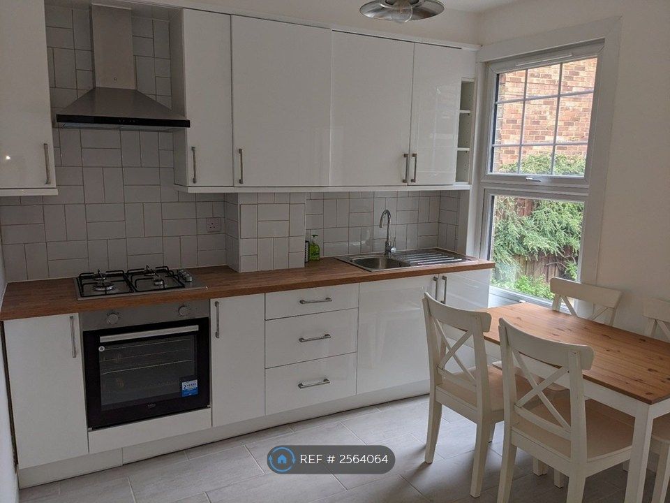 Property photo 1 of 12 Kitchen