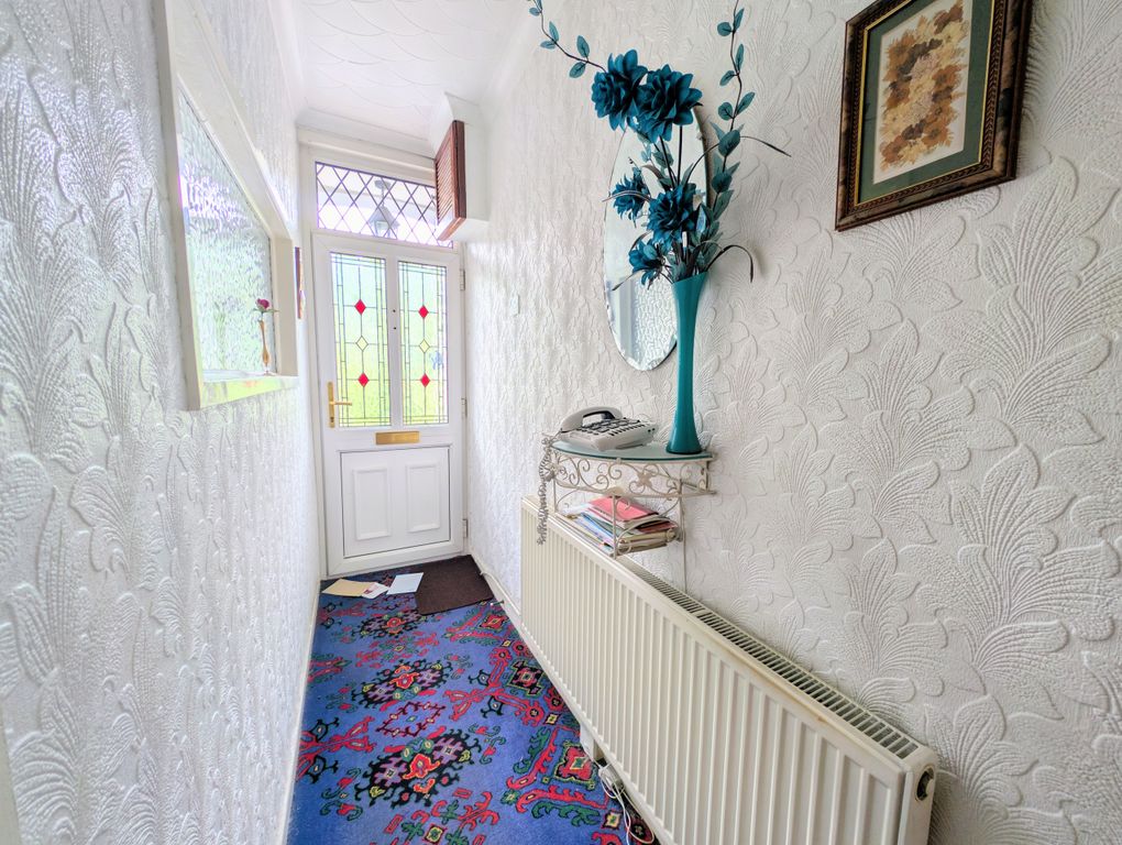 Property photo 2 of 16 Hallway