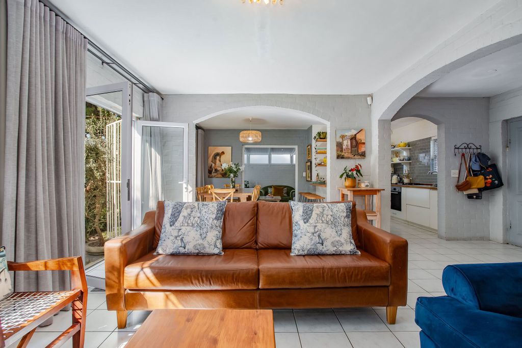 Property photo 3 of 29 Tk1714097