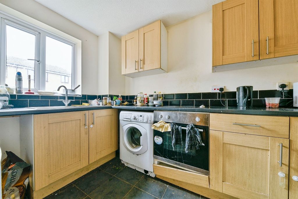 Property photo 2 of 9