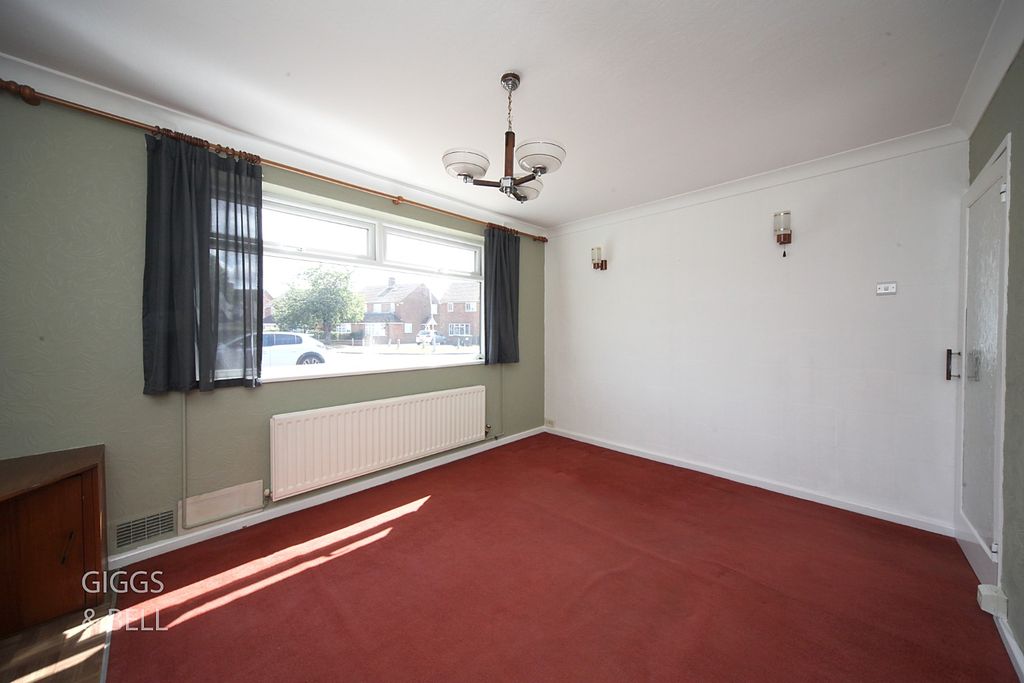 Property photo 3 of 18 5309893