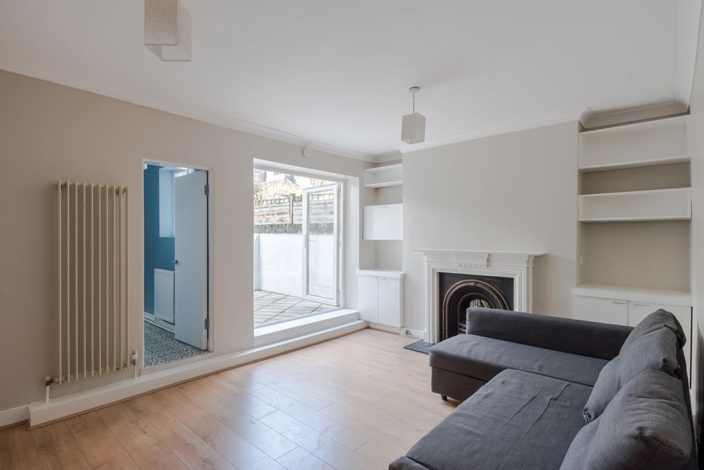 Property photo 1 of 9 2