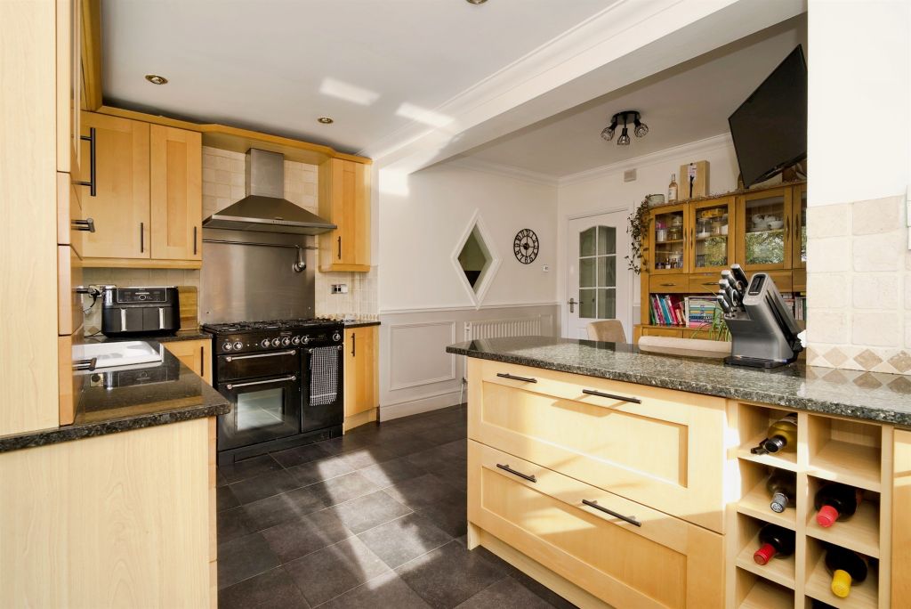 Property photo 3 of 25