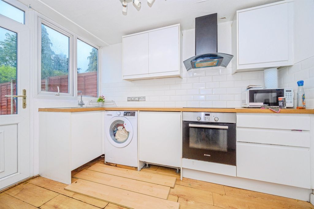 Property photo 3 of 16