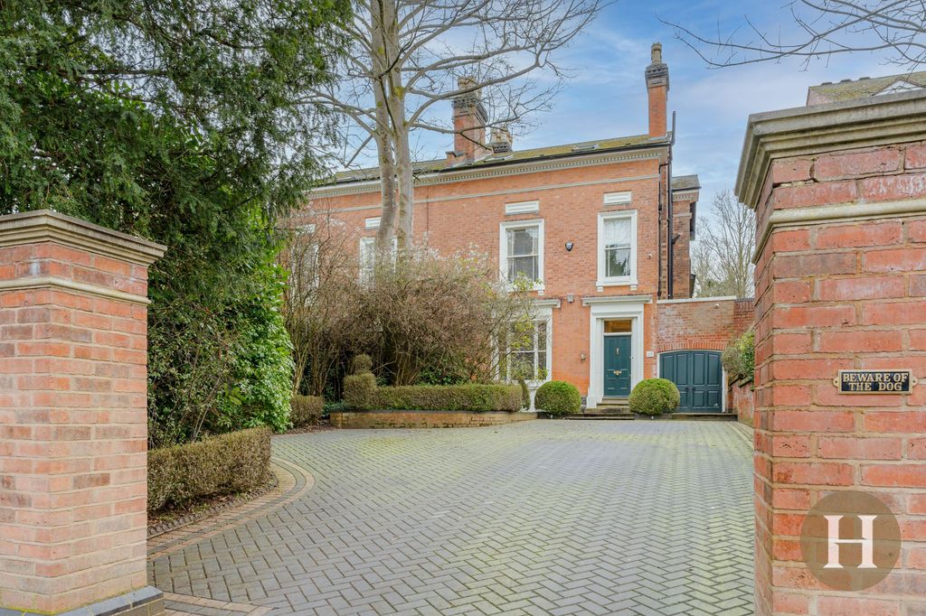 Property photo 1 of 57