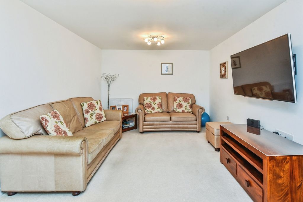 Property photo 2 of 16 Photo