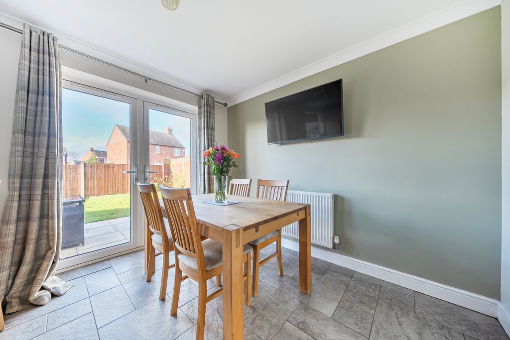 Property photo 2 of 21 1394745-12-696A7990cc914