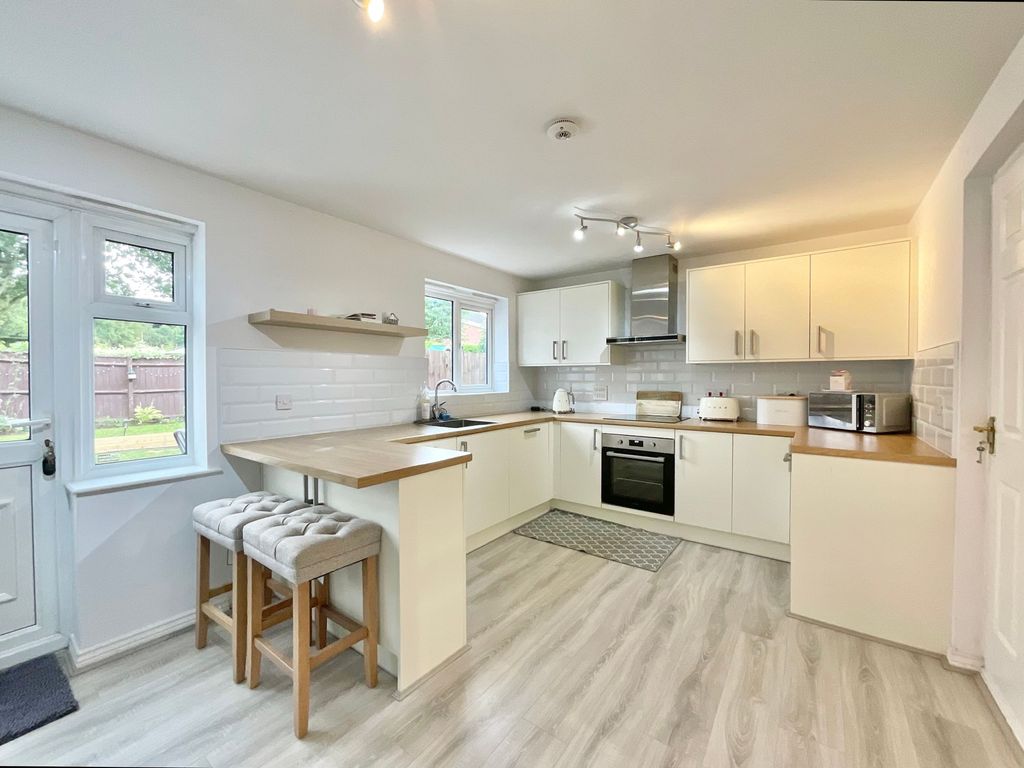 Property photo 2 of 31
