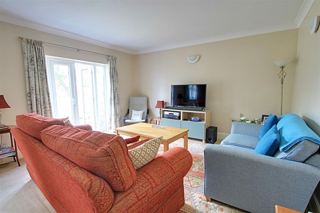 Property photo 2 of 19 Living Room.Jpg
