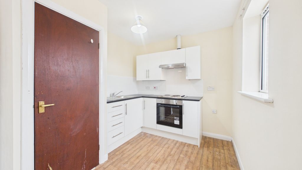 Property photo 3 of 6 5187894