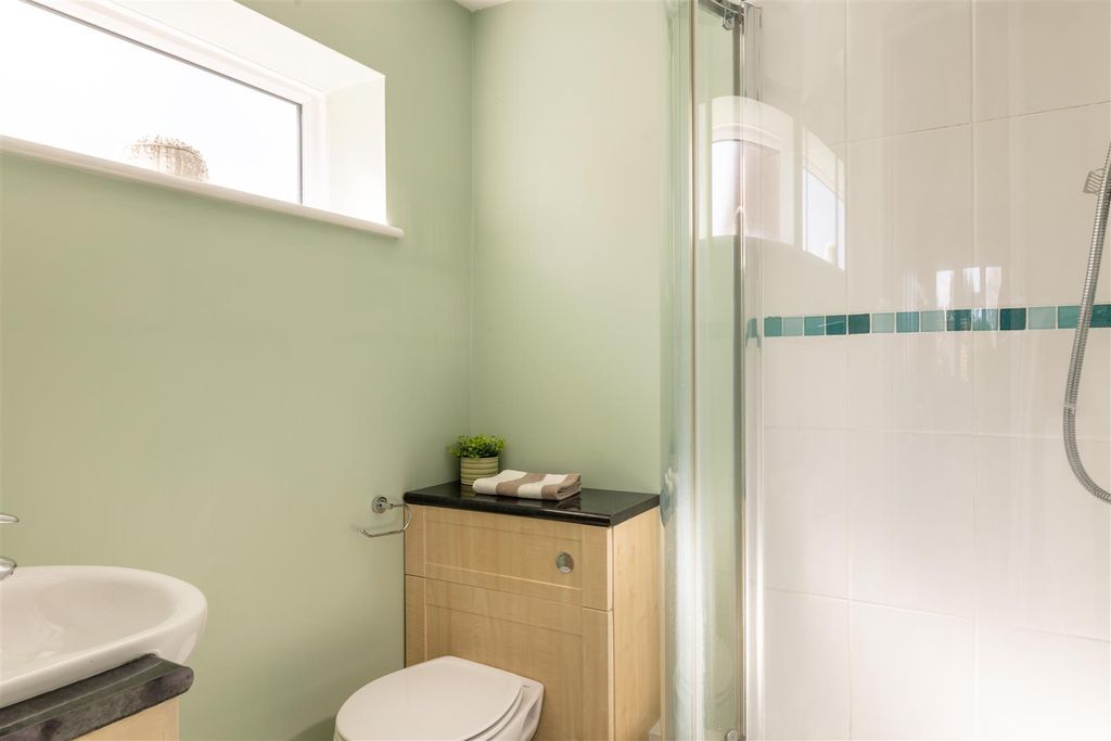 Additional image 24 of 4 bed detached house for saleBeaufort Close, Reigate RH2