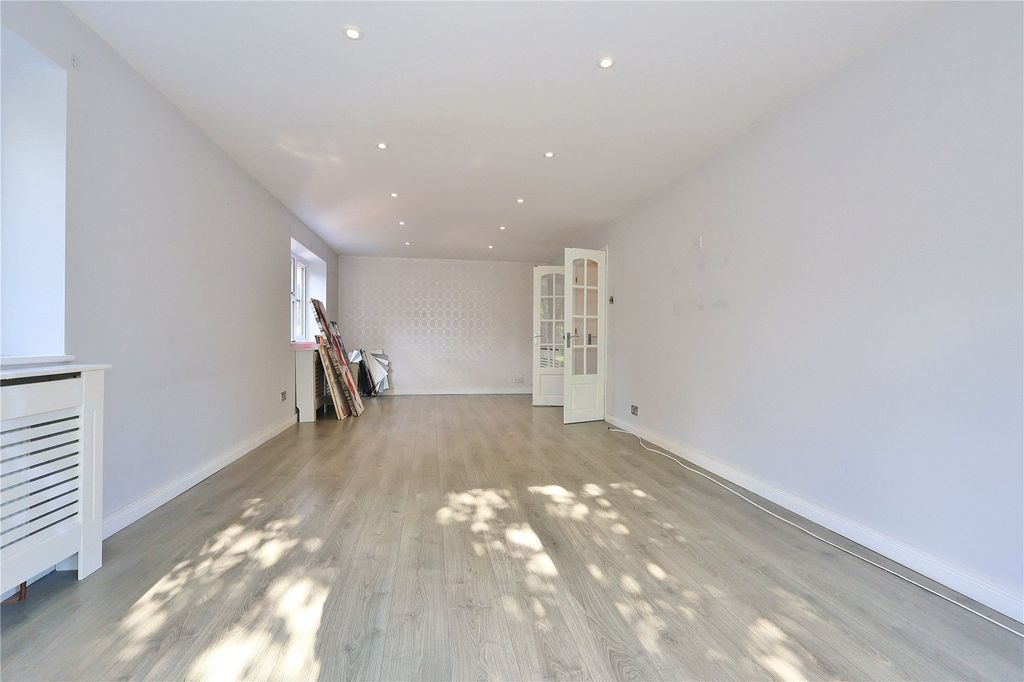 Property photo 2 of 14 Picture No. 21